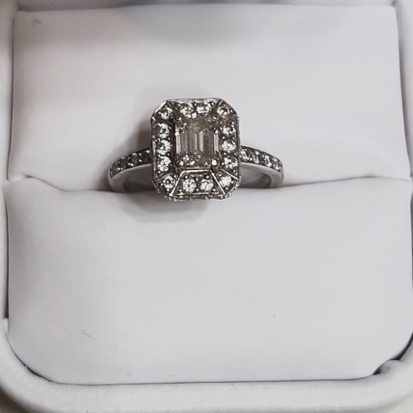 EMERALD Cut White Gold Diamond Engagement Ring - Picture 3 of 8